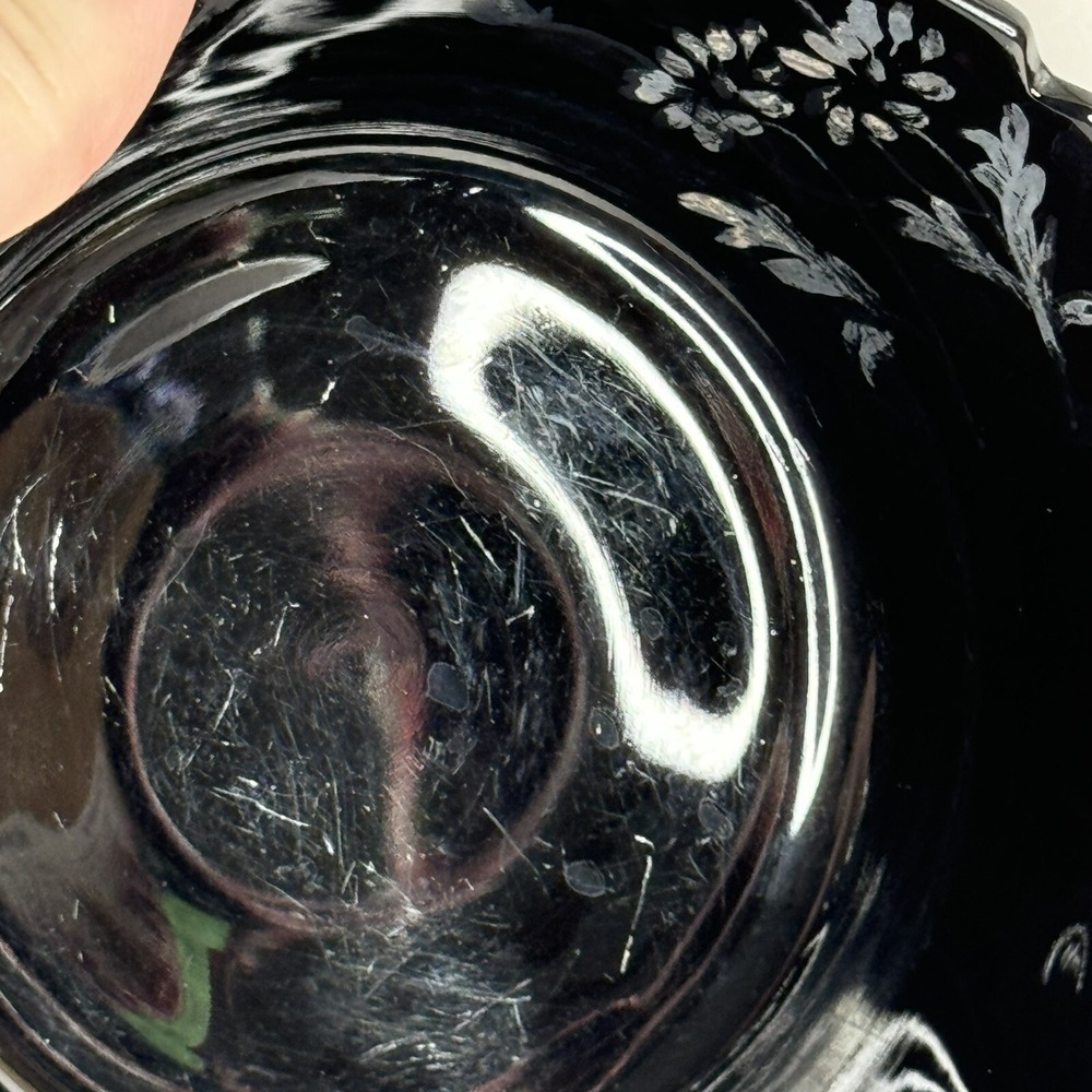 Vintage 6" Black Amethyst Glass Tab Handle Art Decor Serving Bowl LE Smith - Picture 4 of 9